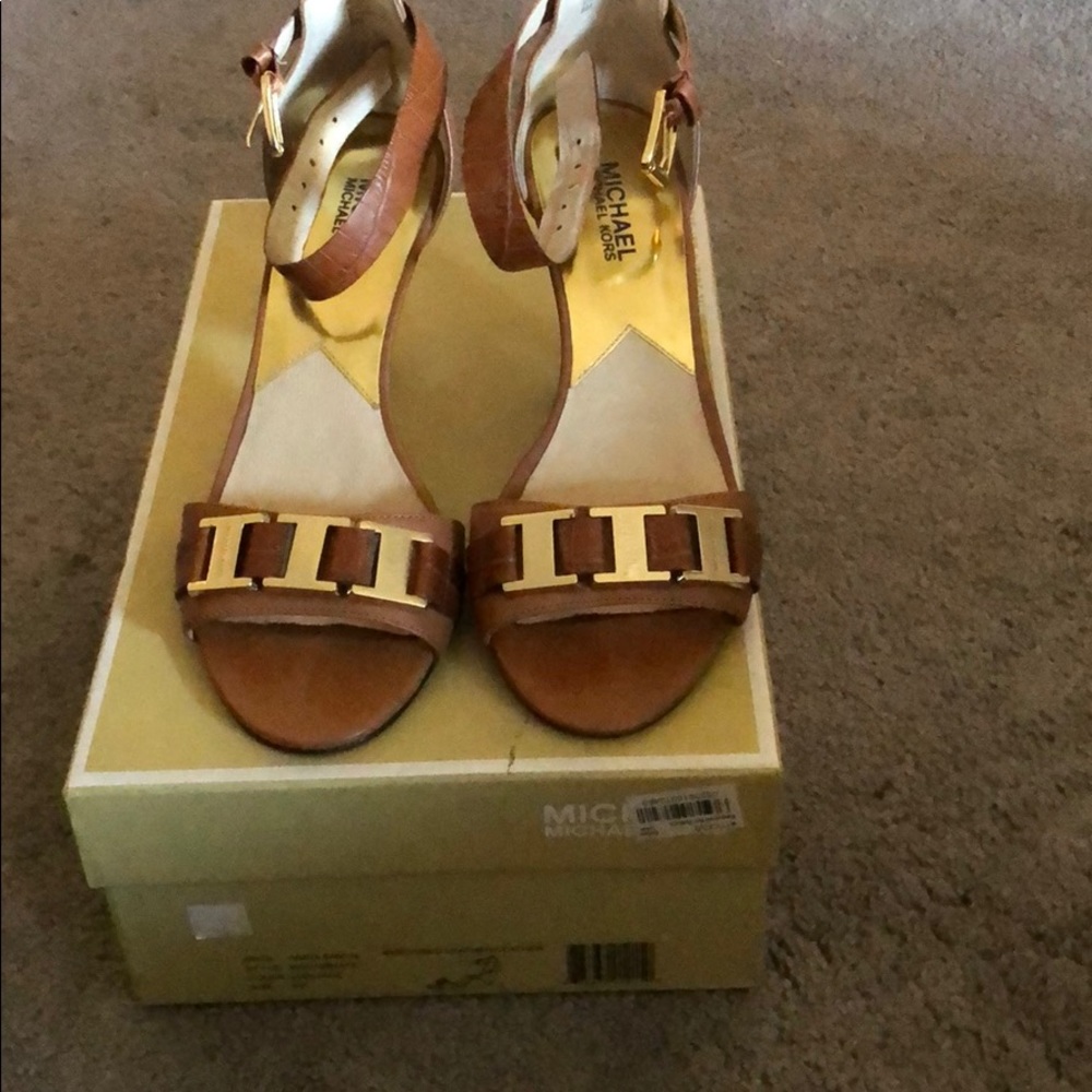 Comfy Michael Kors on sale